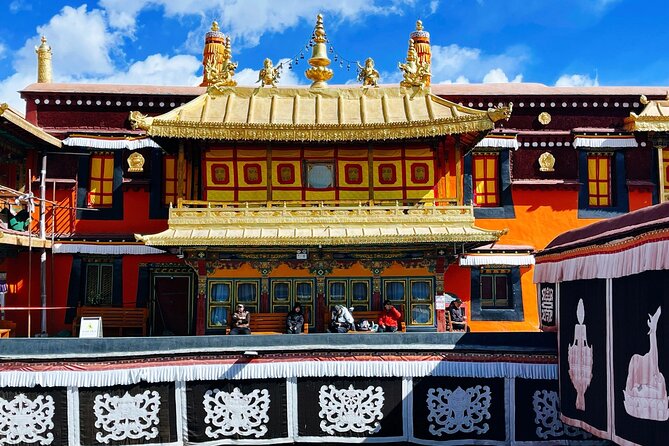4 Days Lhasa City Essential Group Tour - Included Amenities and Services