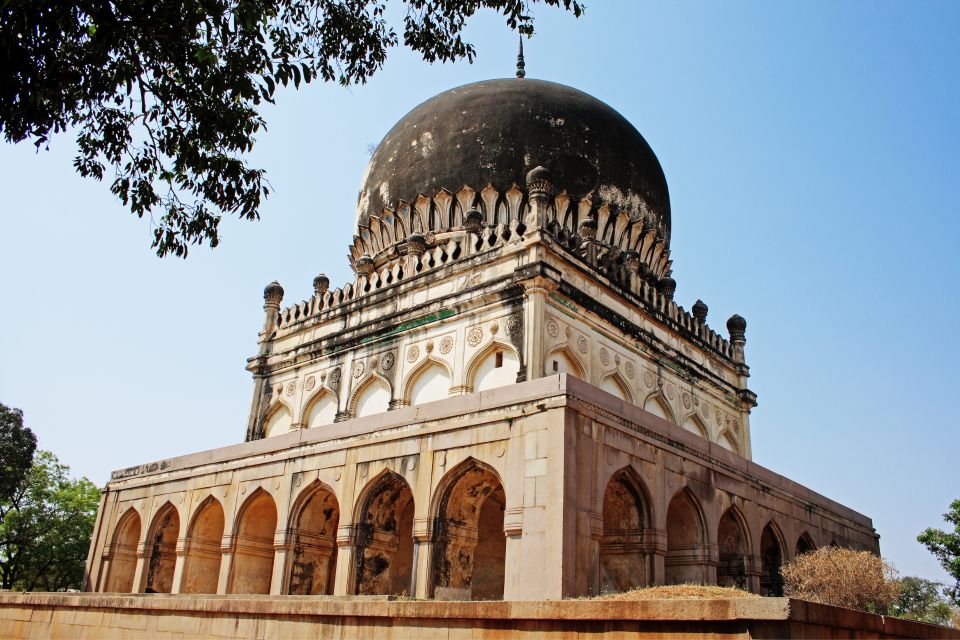 6-Hours Golconda Fort & Qutub Shahi Tombs Tour With Transfer - Experience Highlights