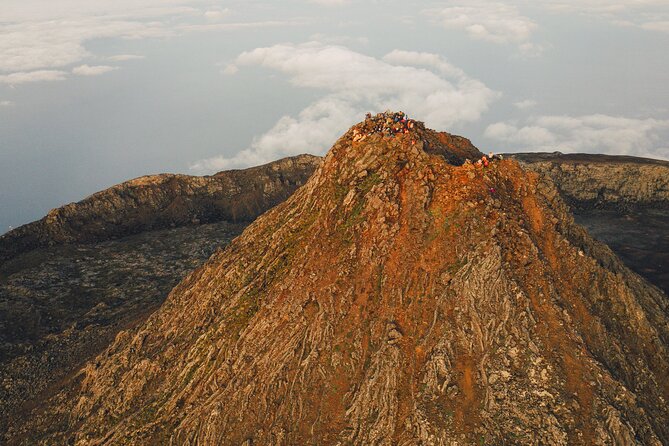 7 Hour Hike Pico Mountain and Piquinho 2351 Meters - Meeting Point and Logistics