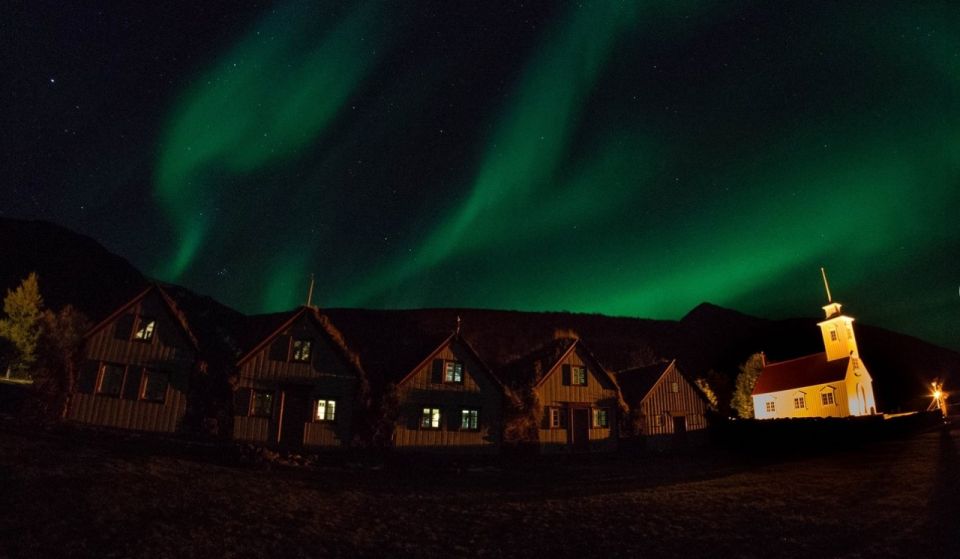 Akureyri: Northern Light Chase by Super Jeep - Booking Process