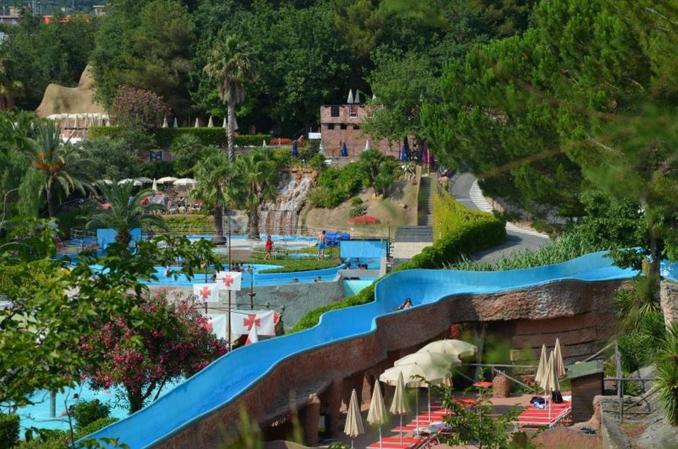 Albenga: Le Caravelle Water Park Open Date Entrance Ticket - Park Attractions and Features