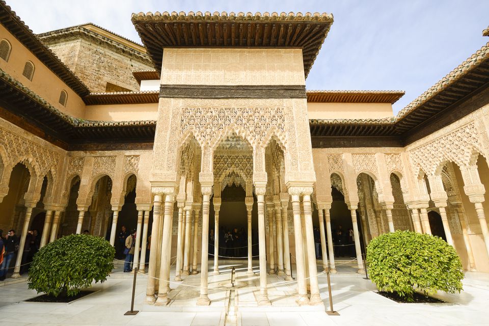 Alhambra, Nasrid Palaces, and Generalife 3-Hour Guided Tour - Itinerary and Highlights
