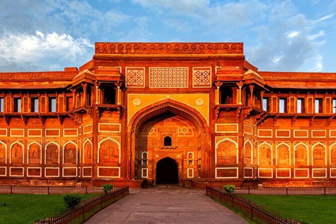 All Inclusive Day Trip to Taj Mahal Agra Fort From Delhi - Pickup Information