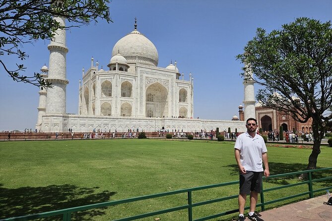 All Inclusive Taj Mahal Day Tour From Delhi by Superfast Train - Explore the Agra Fort