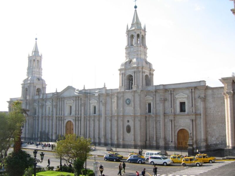 Arequipa Walking Tour and Santa Catalina Monastery - Experience Highlights