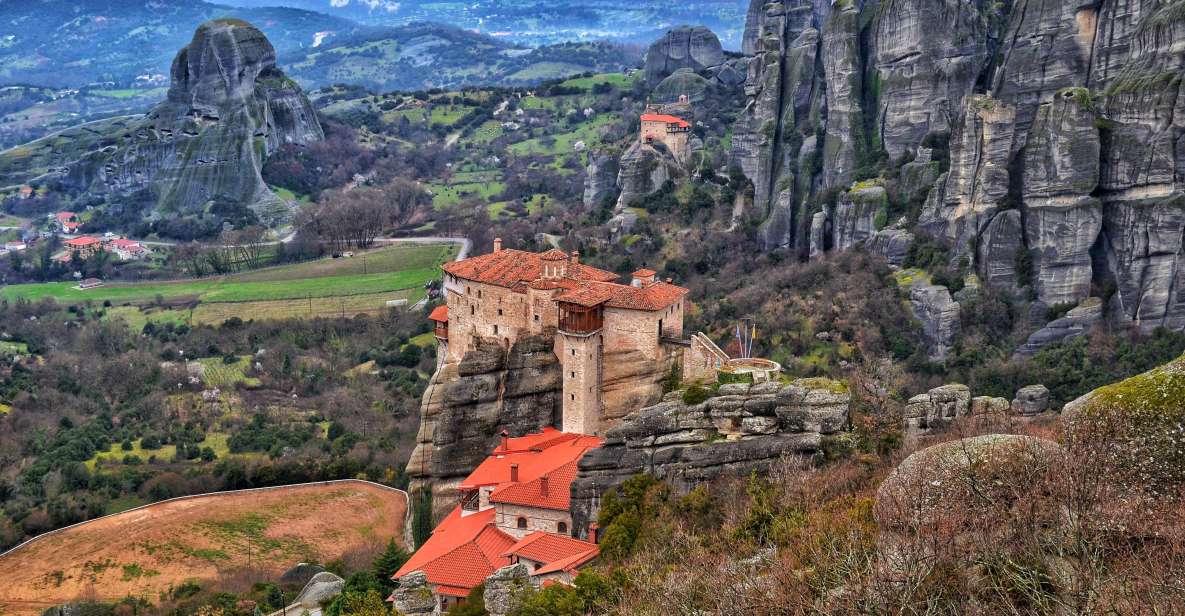 Athens: 2-Day Tour to Delphi and Meteora - Day 1: Athens to Delphi