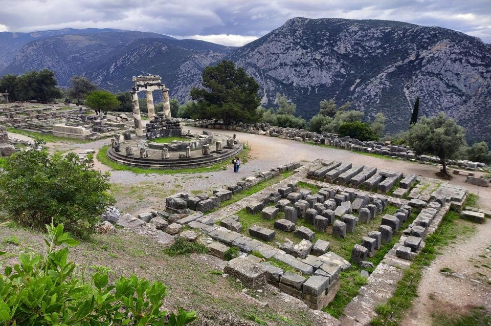 Athens to Delphi & Arachova Private Guided Tour With Lunch - Itinerary Details