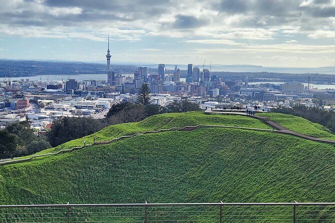 Auckland Best Spots + Piha Beach and Rainforest Day Tour - Highlights of Auckland