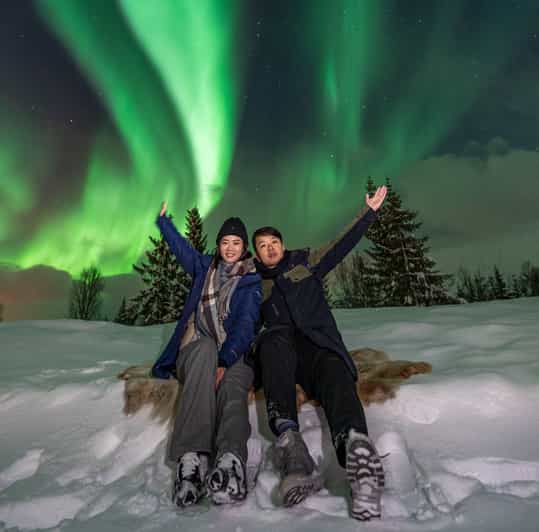 Aurora Magic: Northern Lights Tour With Pro Photographer - Itinerary and Experience