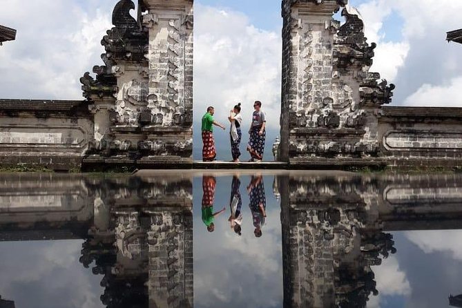 Bali : Instagrams Tour Lempuyang Temple, Tirta Gangga- Tukad Cepung , Tibumana Waterfall - Tour Itinerary Details