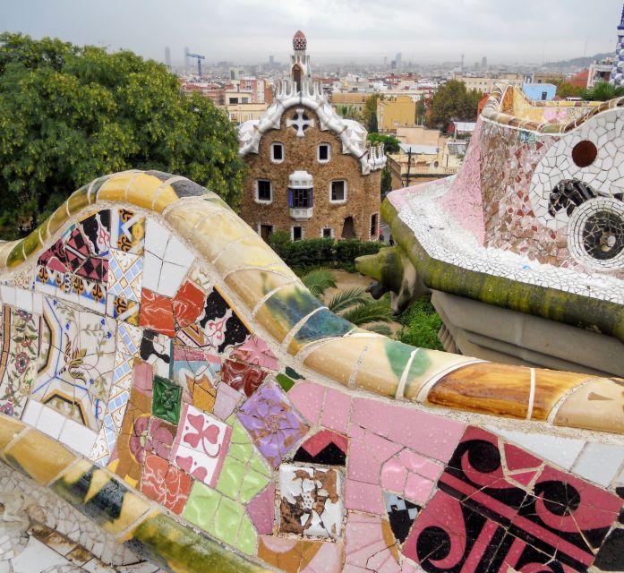 Barcelona: Park Güell & Sagrada Familia Guided Tour - Itinerary