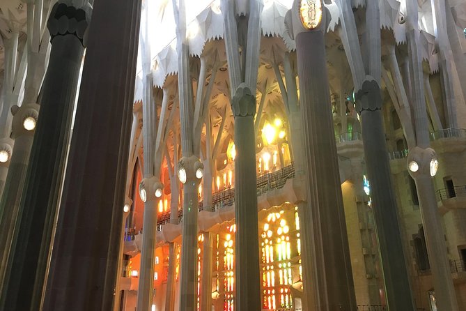 Barcelona: Sagrada Familia Highlights Max 6 People Afternoon Tour - Meeting Point Details