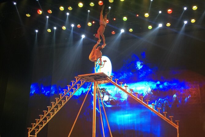 Beijing Evening Acrobat Show In Red Theater With Private Transfer - Venue and Atmosphere