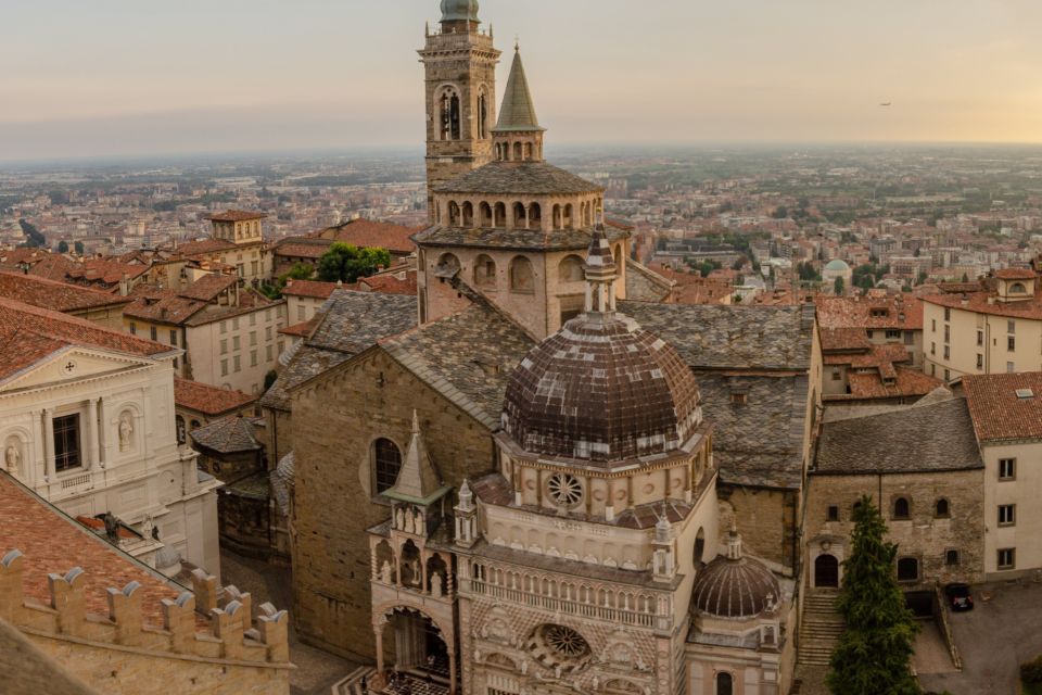 Bergamo Old Town: Discovery Walk & Reading Walking Tour - Highlights of the Experience