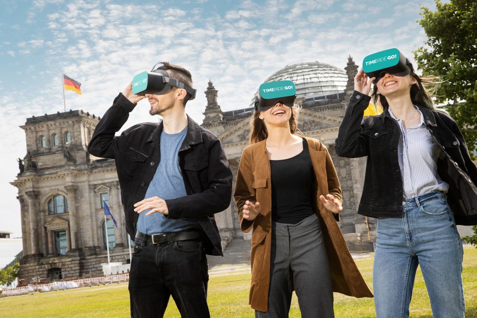 Berlin: 20th-Century History VR Walking Tour With Guide - Experience Highlights