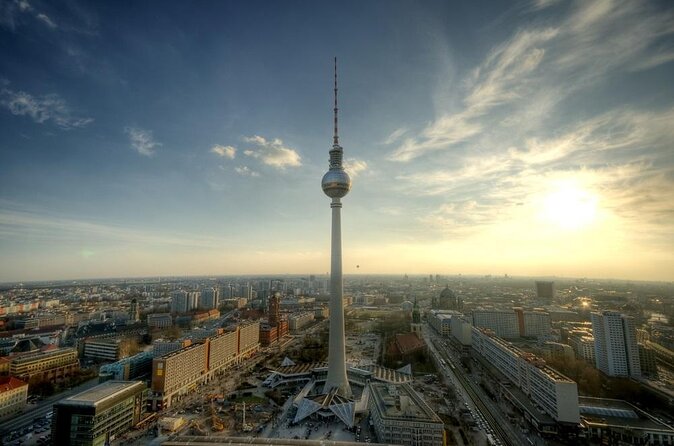 Berlin 3-Course Dinner Cruise - Scenic Highlights of the Cruise