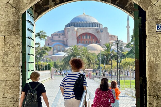 Best of Istanbul: Basilica Cistern - Blue Mosque - Grand Bazaar - Meeting and Ending Points
