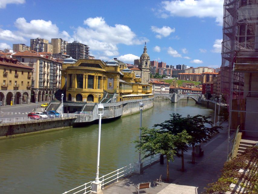 Bilbao Half-Day City and Guggenheim Museum Private Tour - Bilbaos Casco Viejo