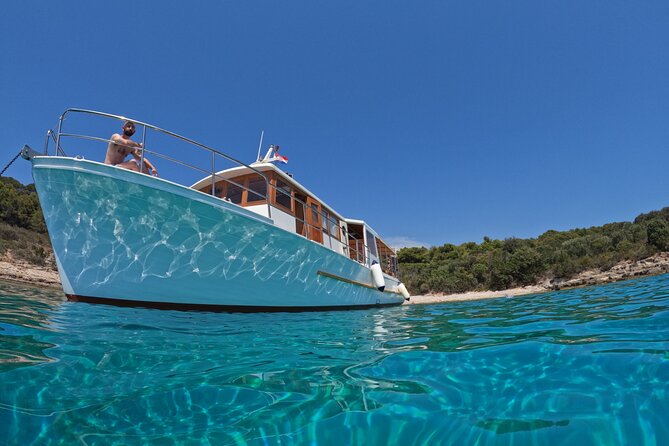 Boat Tour at Delfina Hvar - Onboard Amenities and Comfort