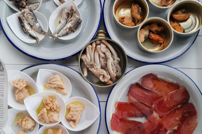 Boat Trip at Sunset + Bottle of Cava + Seafood Tapa - Meeting and Pickup Details