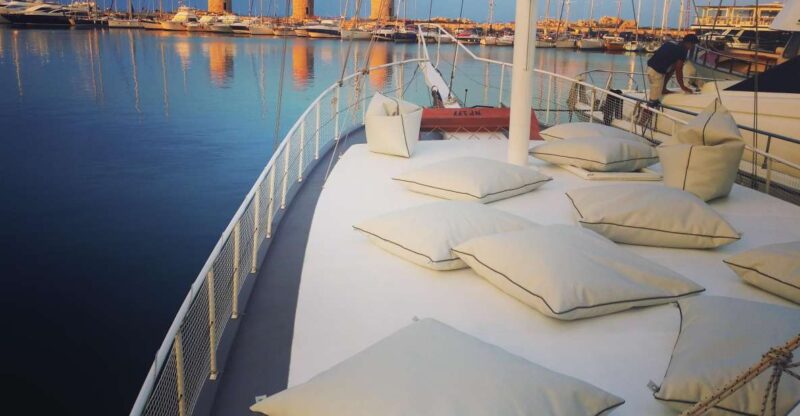 Boat Trip to Anthony Quinns Bay (Food & Drinks Included) - Detailed Itinerary