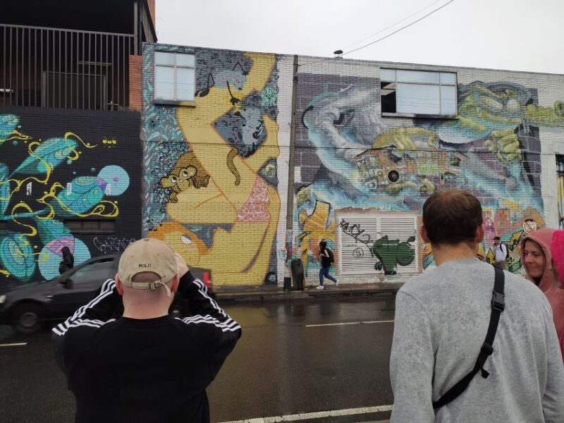 Bogotá: Graffiti District Guided Tour With Snack - Experience Highlights