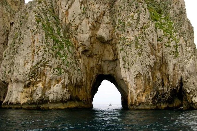Capri: Boat Tour, Priority Tickets & Blue Grotto (Optional) - Meeting Information
