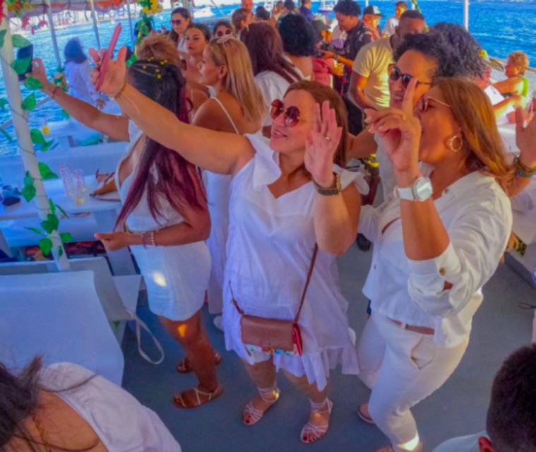 Cartagena De Indias: Sunset Cruise Open Bar With Dance Show - Highlights of the Experience