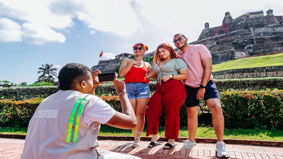 Cartagena: Guided Selfie and Walking Tour With Beer Tasting - Itinerary Highlights