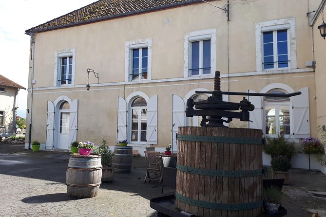 Champagne Lamiable: Traditional Tour & Tasting - Meeting Point and Accessibility
