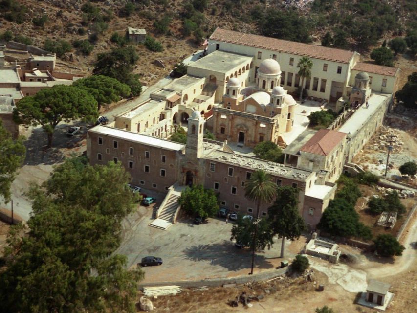 Chania Highlights: Venizelos, Stavros, Agia Triada & Marathi - Exploring Venizelos Graves