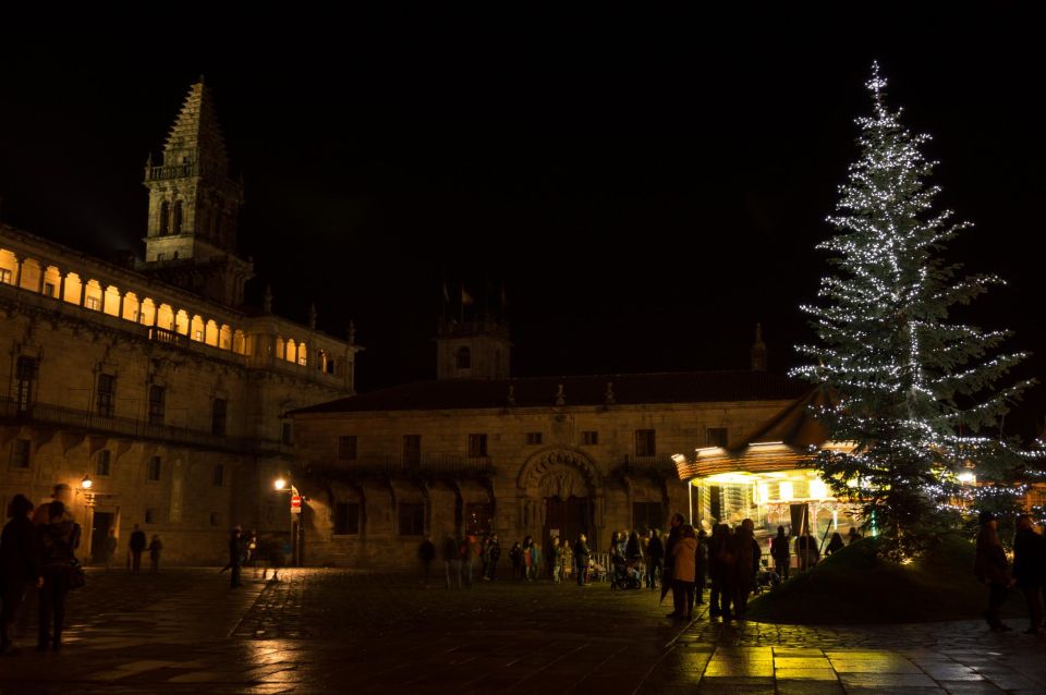 Christmas Enchantment: Walking Tour in Compostela - Itinerary Highlights