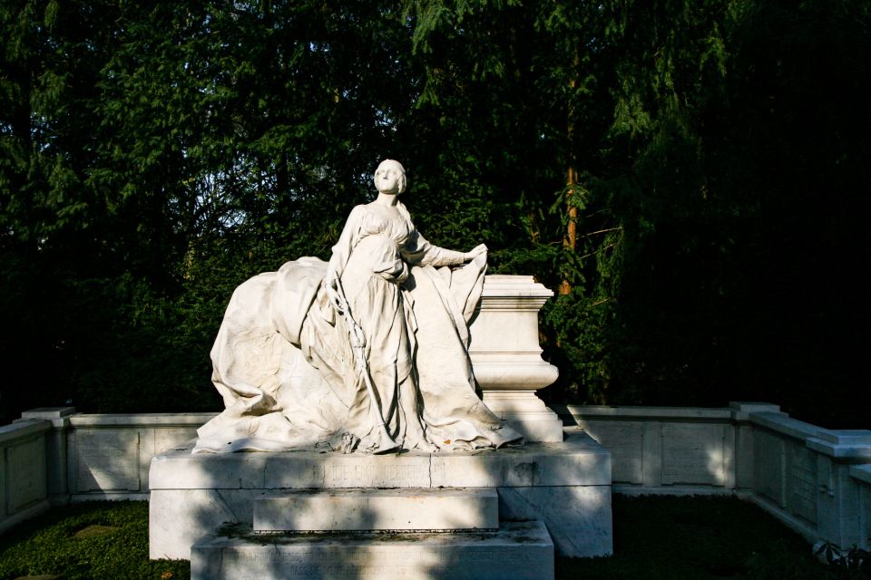Cologne: Guided Tour of Melatenfriedhof - Highlights of the Experience