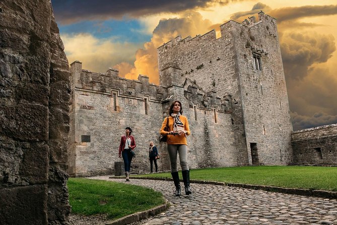 Cork City, Cahir Castle and Rock of Cashel Tour With Spanish Speaking Guide - Highlights of the Landmarks