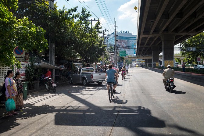 Countryside Bangkok and a Local Floating Market Tour by Bicycle Including Lunch - Inclusions and Amenities