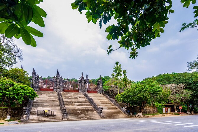 Da Nang ( Hoi An)- Hue Sightseeing- Return Da Nang ( Hoi An) With Driver Only. - Pickup and Drop-off