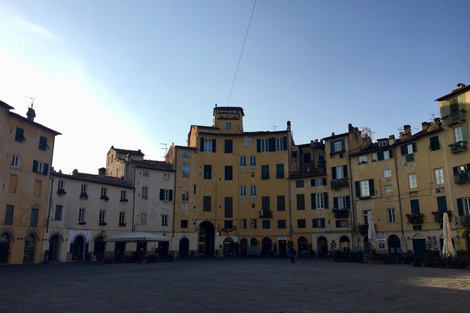 Discover Lucca's Secrets on a Guided Walking Tour - Discover the Citys Bustling Piazzas