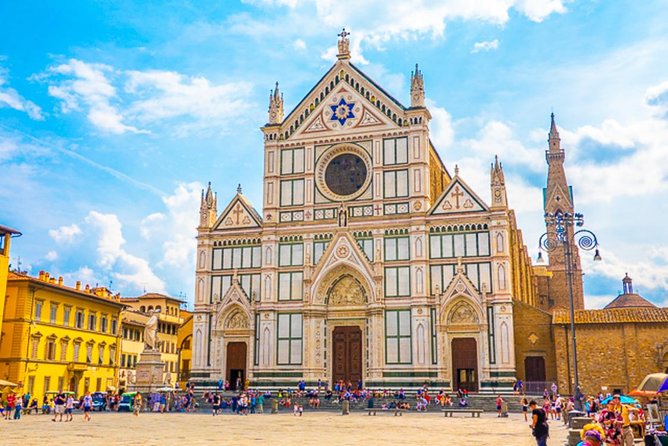 Discover the Art and History of Santa Croce Basilica in Florence - Tombs of Renowned Luminaries
