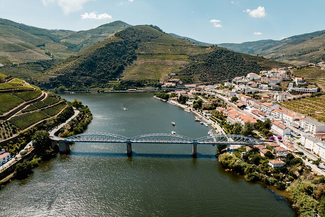 Douro Experience - Boat and Train Ride - Lunch and Wine Tasting - All Included - Meeting Location and Accessibility