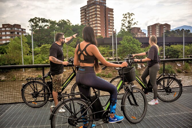 Electric Bike City Tour Medellin, Viewpoints, Local Snacks and Drink Tastings - Local Snacks to Enjoy