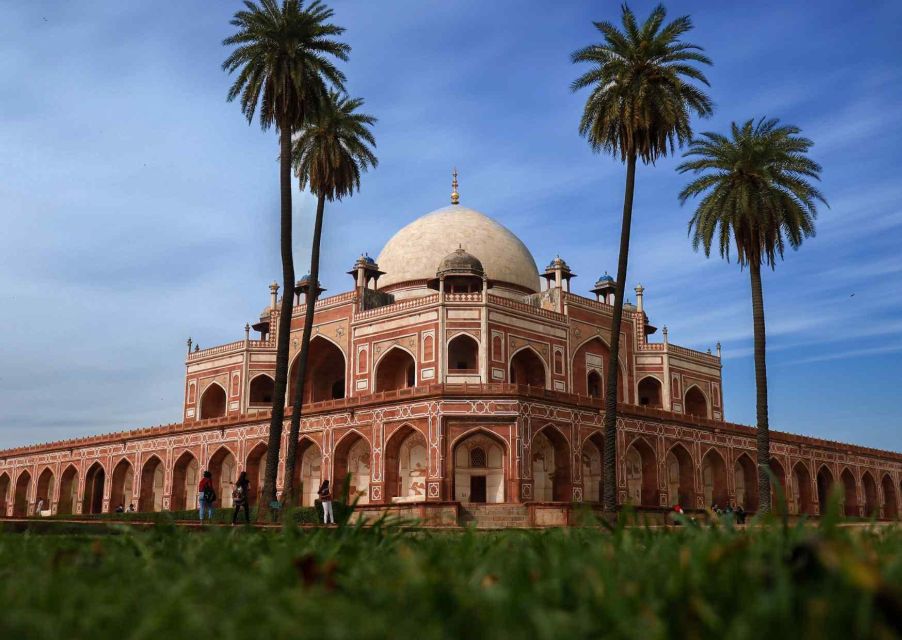 Explore Culture & Religions in Delhi With a Local - 4 Hours - Key Features of the Tour