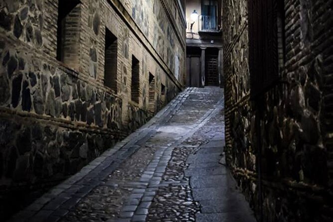 Explore the Mysteries and Secrets of Toledo - Exploring Toledos Atmospheric Streets