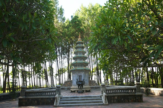 Exploring Hue Imperial City With Professional Driver By Private Car - Benefits of Private Car Tours