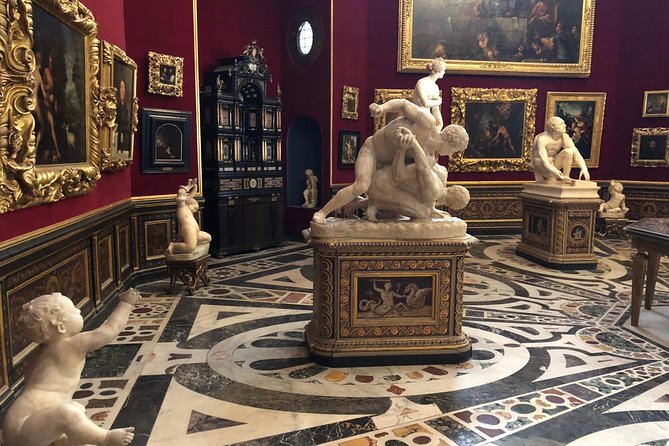Express Early Morning Uffizi Small Group Tour I Max 6 People - Meeting Location