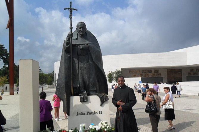 Fátima, Nazaré and Óbidos Small Group Tour From Lisbon - Highlights of the Tour