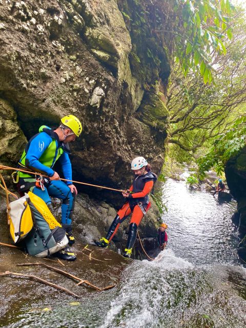 Flores: Canyoning in the Lower Ilhéus With a Guide and Snack - Accessing the Meeting Point