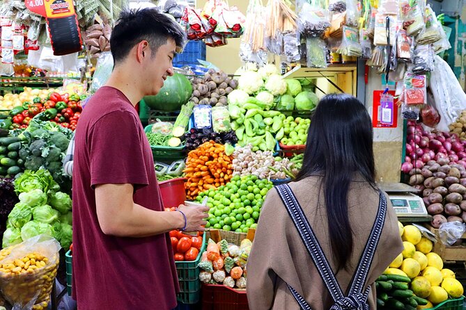 Food History + Local Markets Tour & FruitTasting - Local Markets Exploration