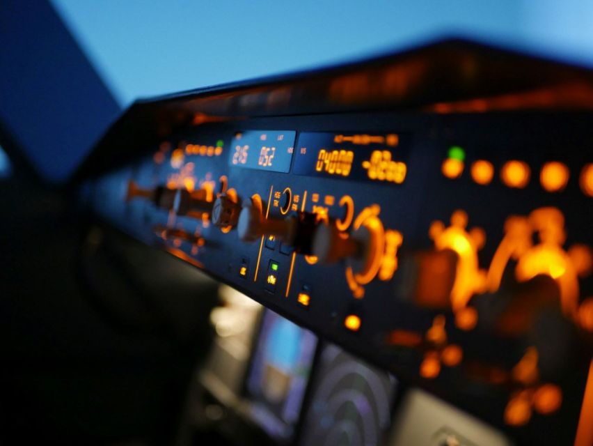 Frankfurt-Egelsbach: 1-Hour Airbus A320 Flight Simulator - Simulator Cockpit Details