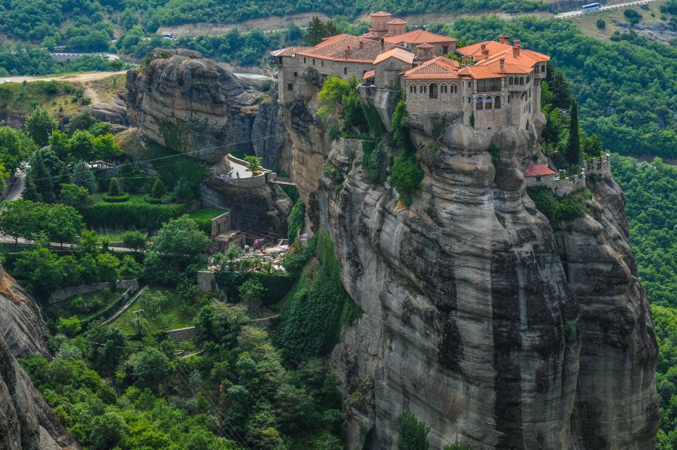 From Athens or Piraeus: Meteora Full-Day Private Trip - Experience Highlights