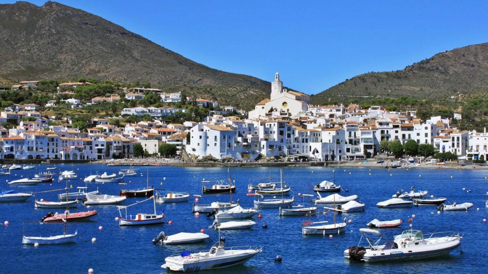 From Barcelona: Dalí Triangle and Cadaques Tour - Itinerary Highlights